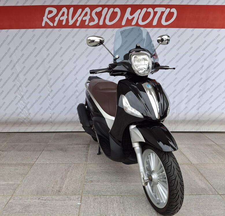 Piaggio Beverly 300 i.e. ABS-ASR (2016 - 20) (3)
