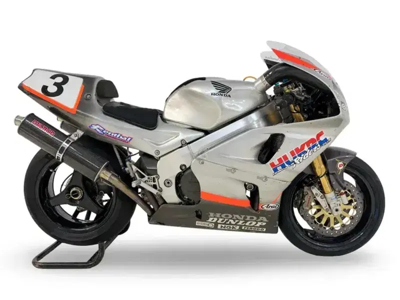 La RC45 di Joey Dunlop venduta all'asta Bonhams