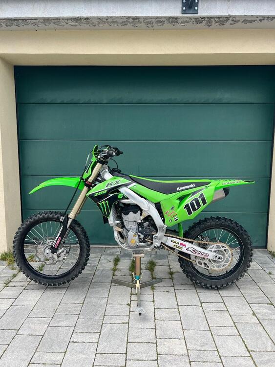 Kawasaki KX 250 F (2023) (2)