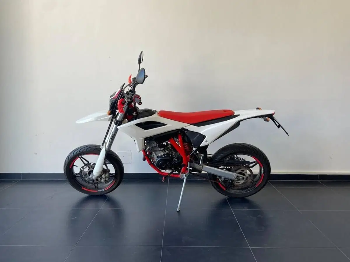 Betamotor RR 125 4T Motard LC (2021 - 23) (6)