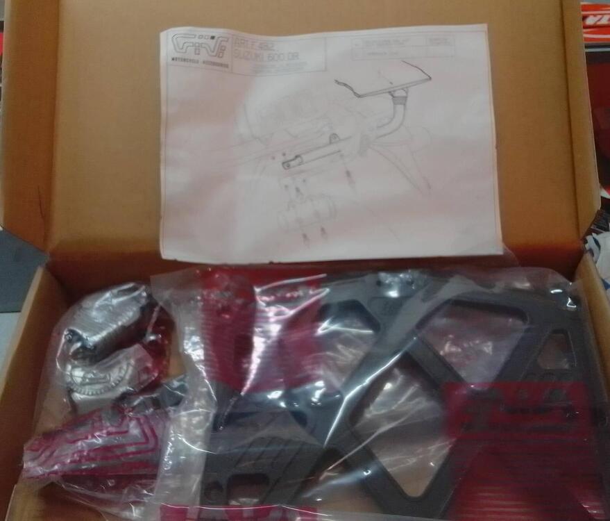 F482 SUZUKI DR 600 Givi