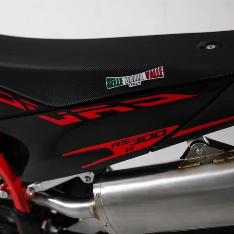 Swm RS 300 R (2021 - 25) (3)