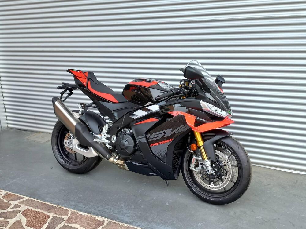 Aprilia RSV4 1100 Factory (2025) (4)