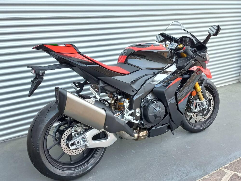 Aprilia RSV4 1100 Factory (2025) (2)