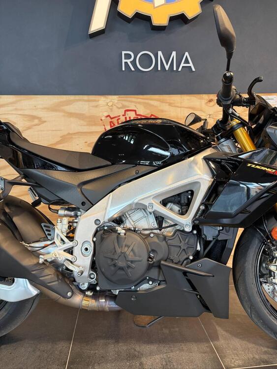 Aprilia Tuono V4 Factory (2021 - 24) (4)