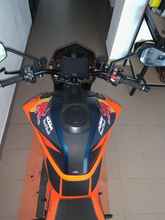 KTM 1290 Super Duke R (2020) (3)