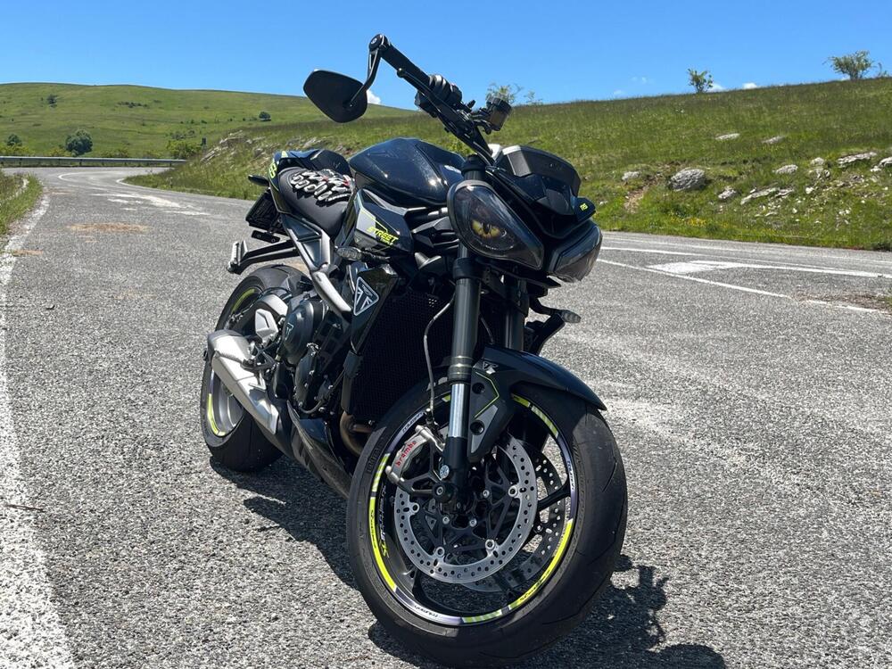 Triumph Street Triple 765 RS (2023 - 25) (2)