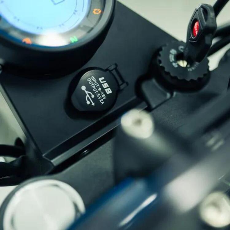 Swm Silver Vase 440 (2015 - 16) (4)