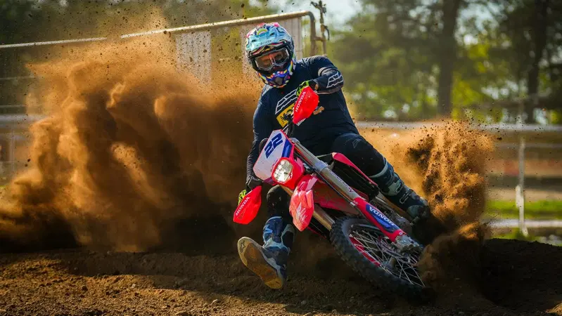 Honda CRF RX 250, 300 o 450? Qual &egrave; la miglior cilindrata per fare enduro? Honda ha la risposta giusta [VIDEO e GALLERY] 