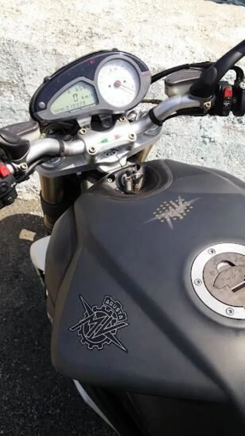 MV Agusta Brutale 750 S (2002 - 06) (10)