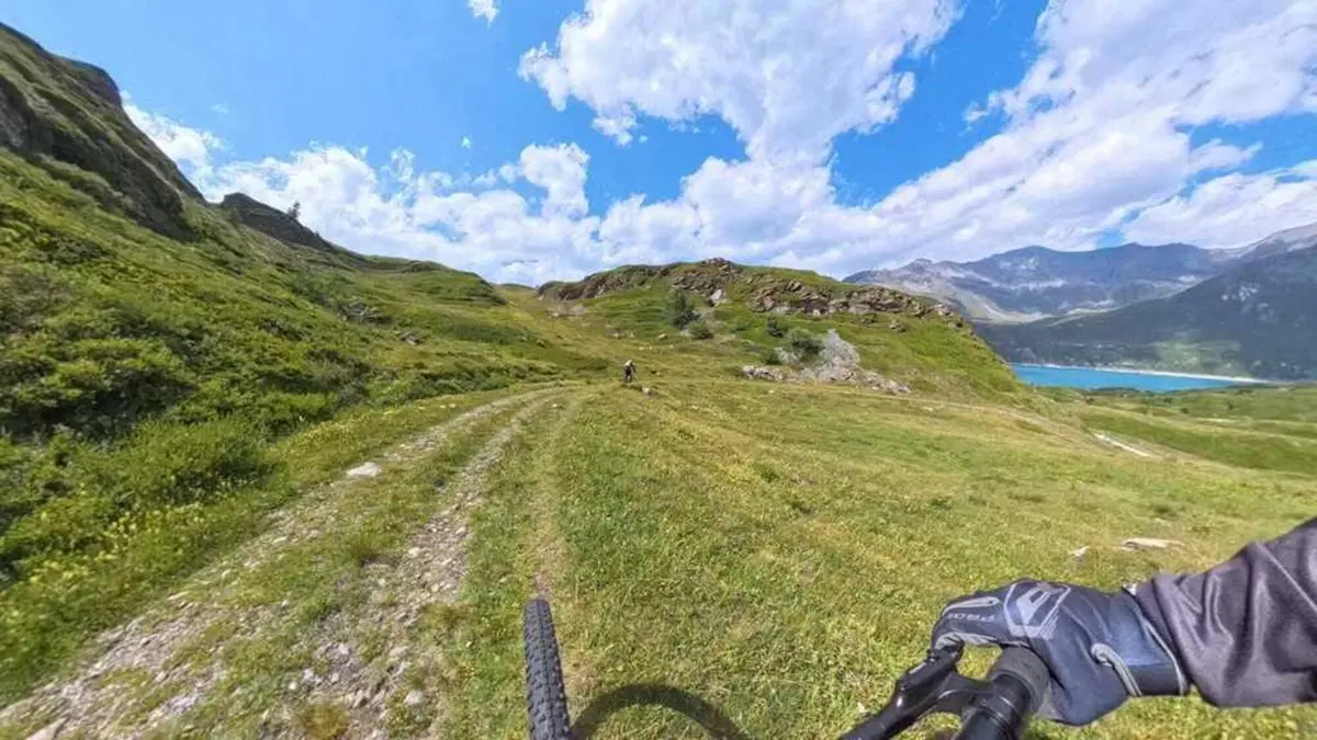 A 3.000 metri in e-bike: abbiamo raggiunto la seconda fortezza più alta d'Europa (2)