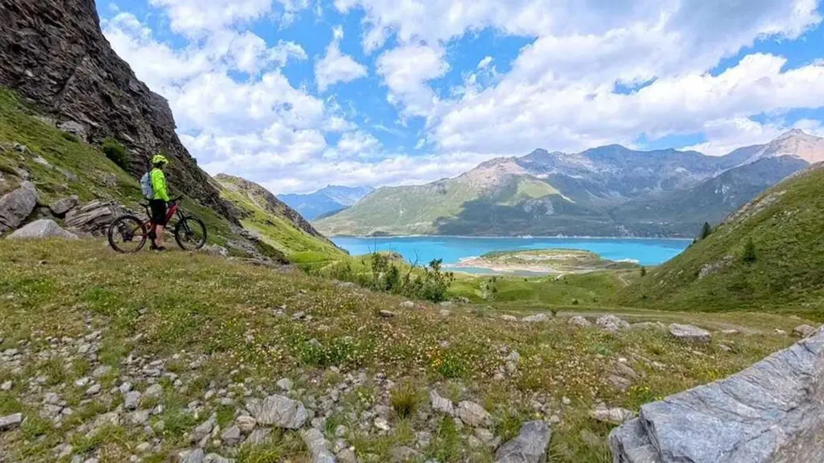 A 3.000 metri in e-bike: abbiamo raggiunto la seconda fortezza più alta d'Europa (5)