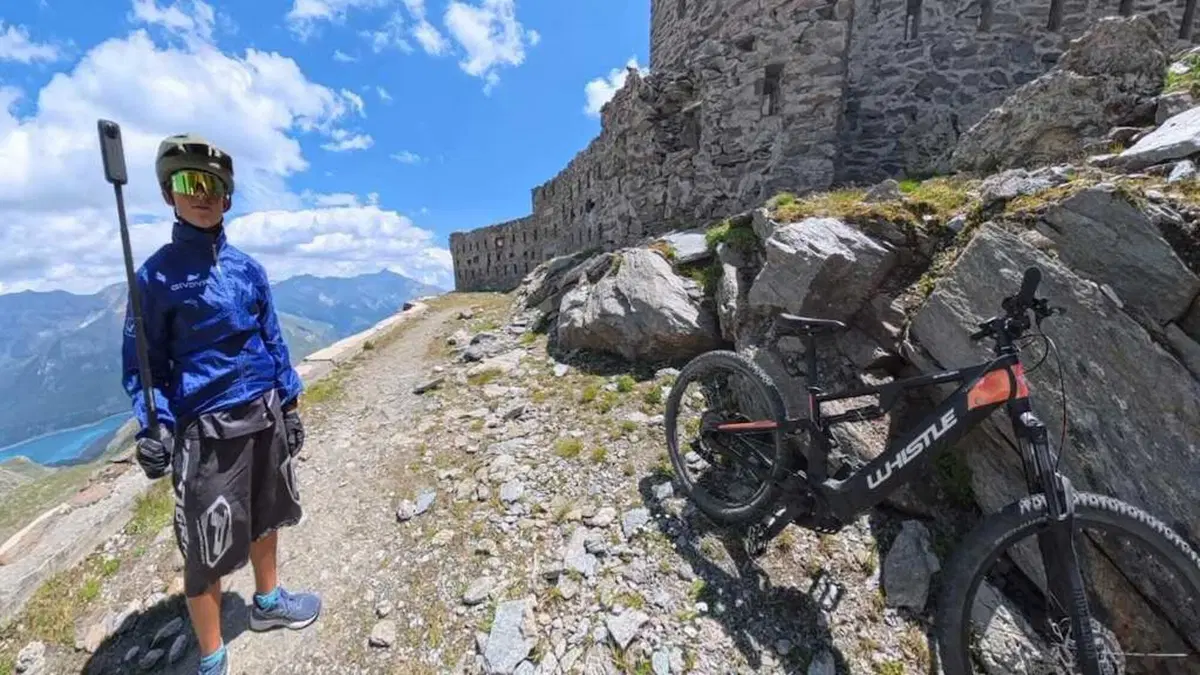 A 3.000 metri in e-bike: abbiamo raggiunto la seconda fortezza più alta d'Europa (20)