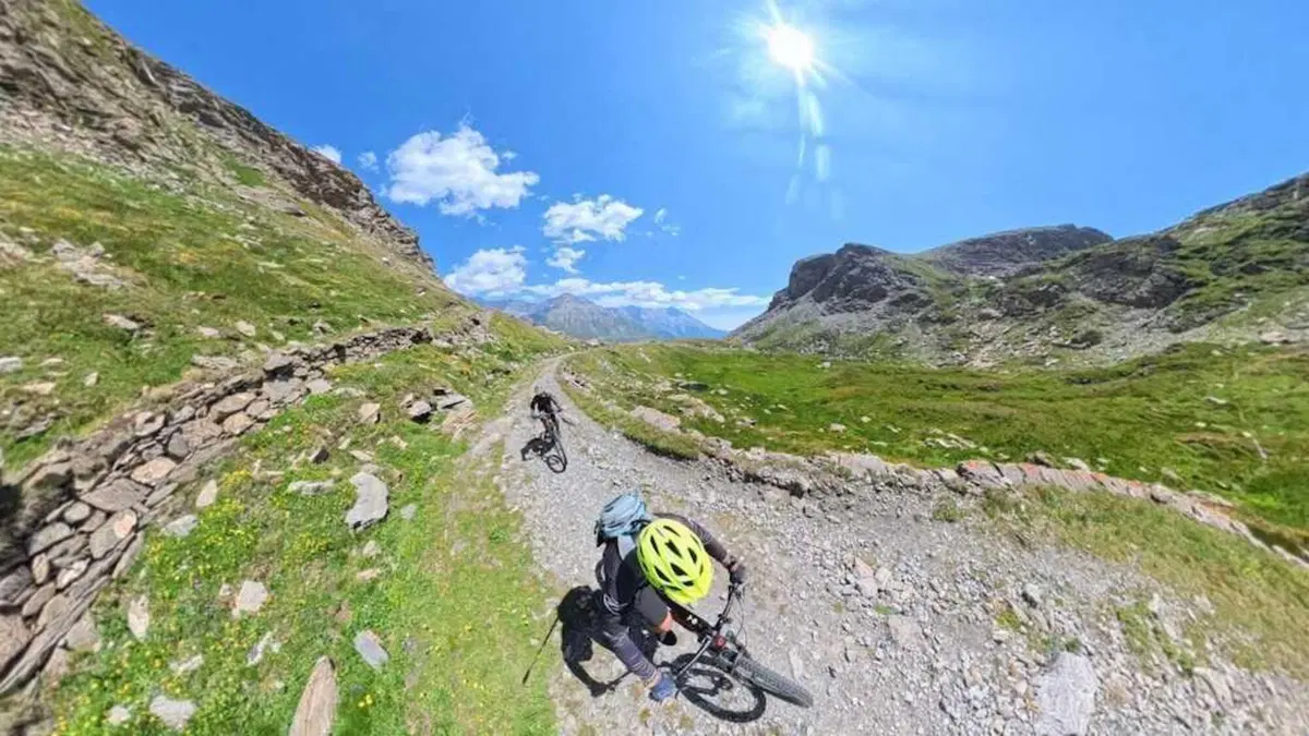 A 3.000 metri in e-bike: abbiamo raggiunto la seconda fortezza più alta d'Europa (34)