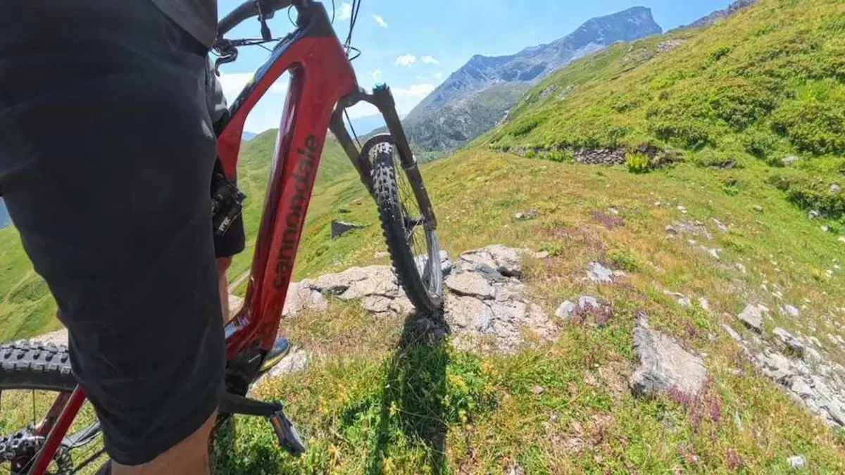 A 3.000 metri in e-bike: abbiamo raggiunto la seconda fortezza più alta d'Europa (36)