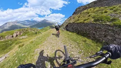 A 3.000 metri in e-bike: abbiamo raggiunto la seconda fortezza pi&ugrave; alta d'Europa
