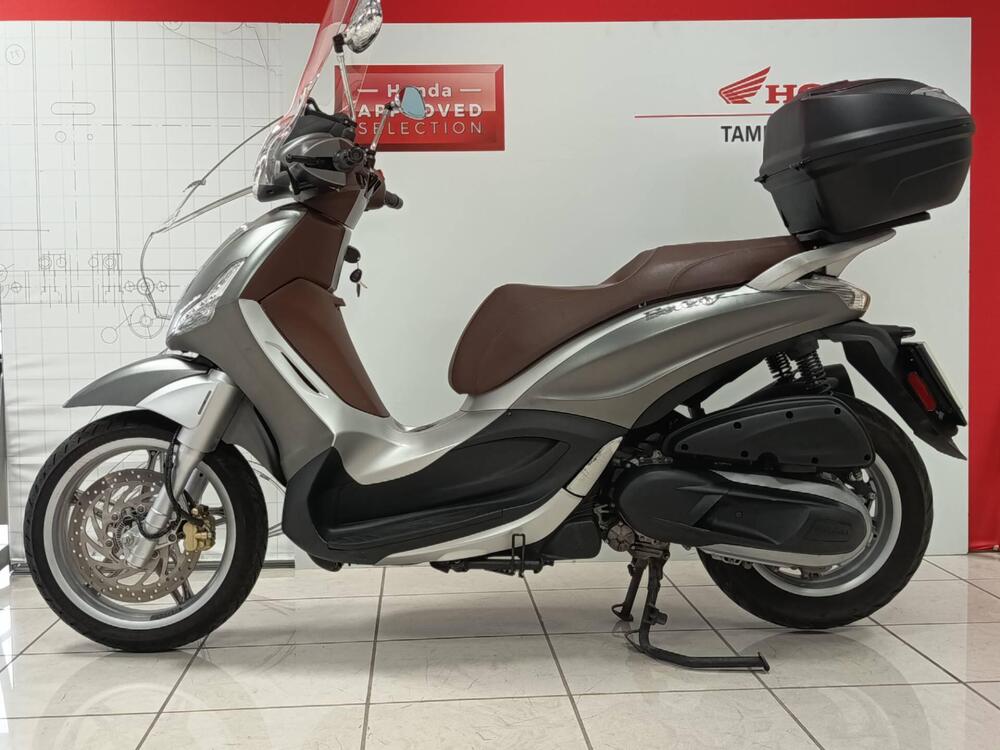 Piaggio Beverly 350 ABS (2016 - 20) (3)