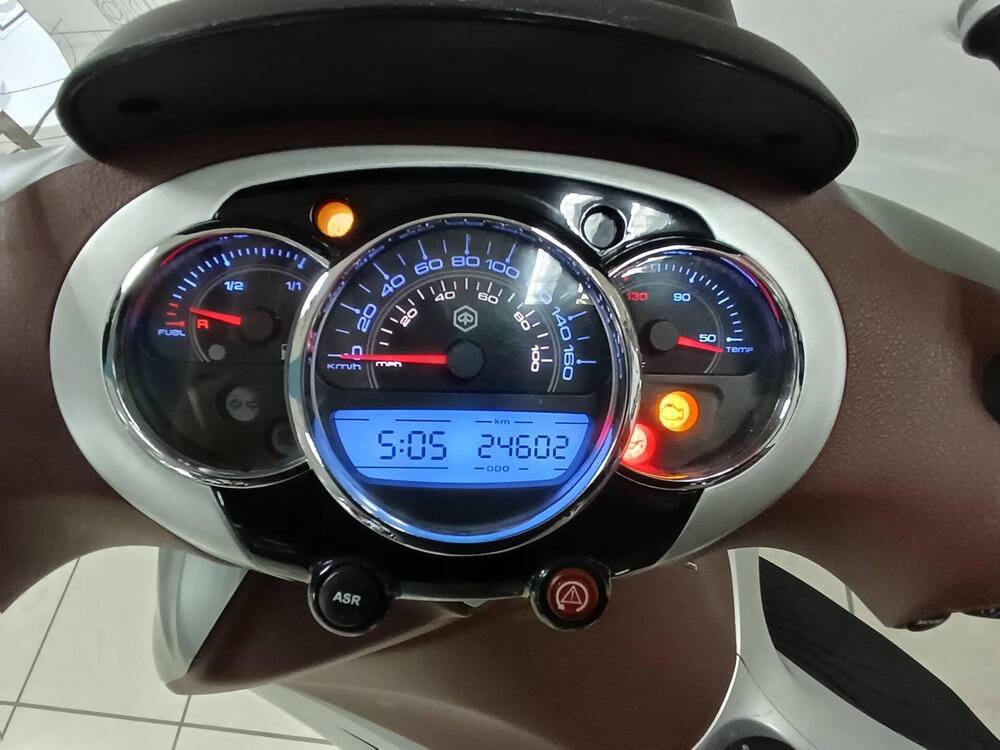 Piaggio Beverly 350 ABS (2016 - 20) (5)