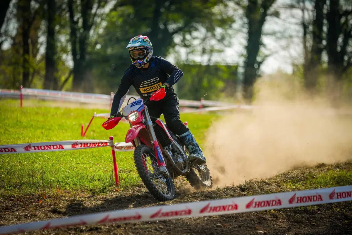 Honda CRF RX 250, 300 o 450? Qual è la miglior cilindrata per fare enduro? Honda ha la risposta giusta [VIDEO e GALLERY]  (2)