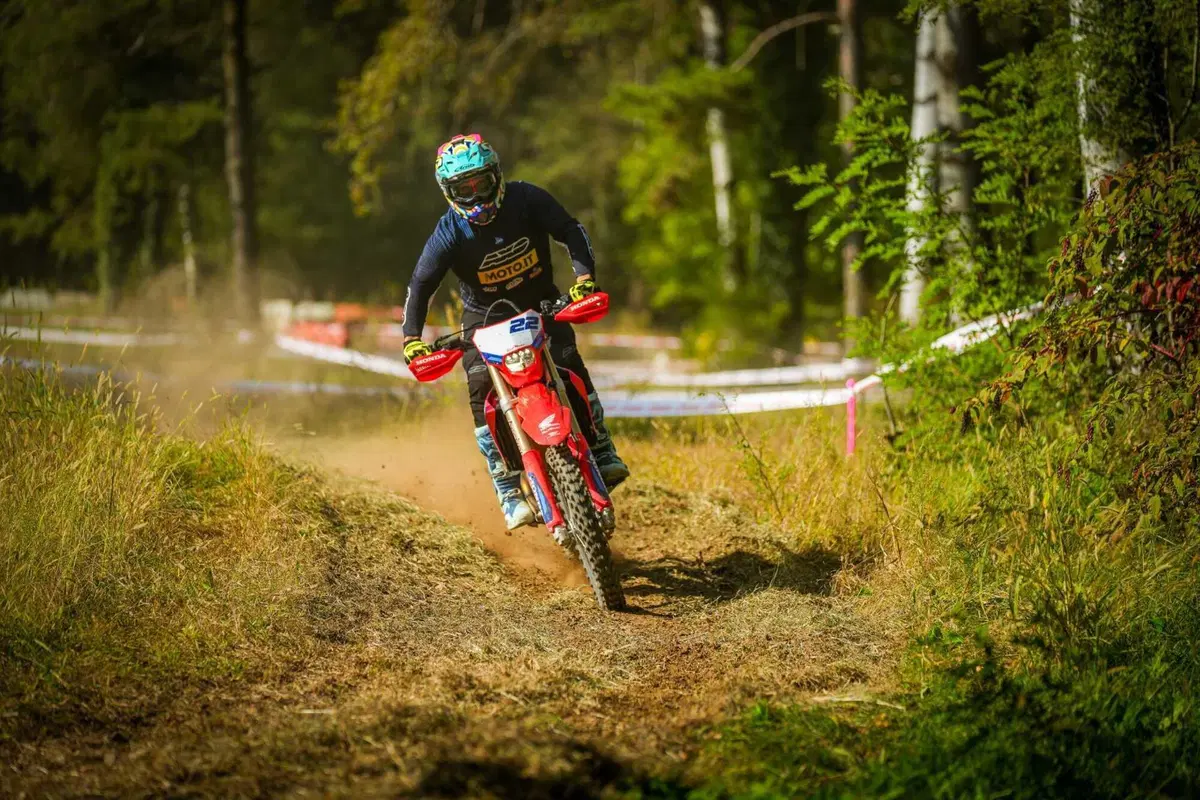 Honda CRF RX 250, 300 o 450? Qual è la miglior cilindrata per fare enduro? Honda ha la risposta giusta [VIDEO e GALLERY]  (3)