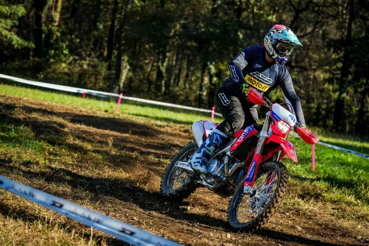 Honda CRF RX 250, 300 o 450? Qual è la miglior cilindrata per fare enduro? Honda ha la risposta giusta [VIDEO e GALLERY]  (12)