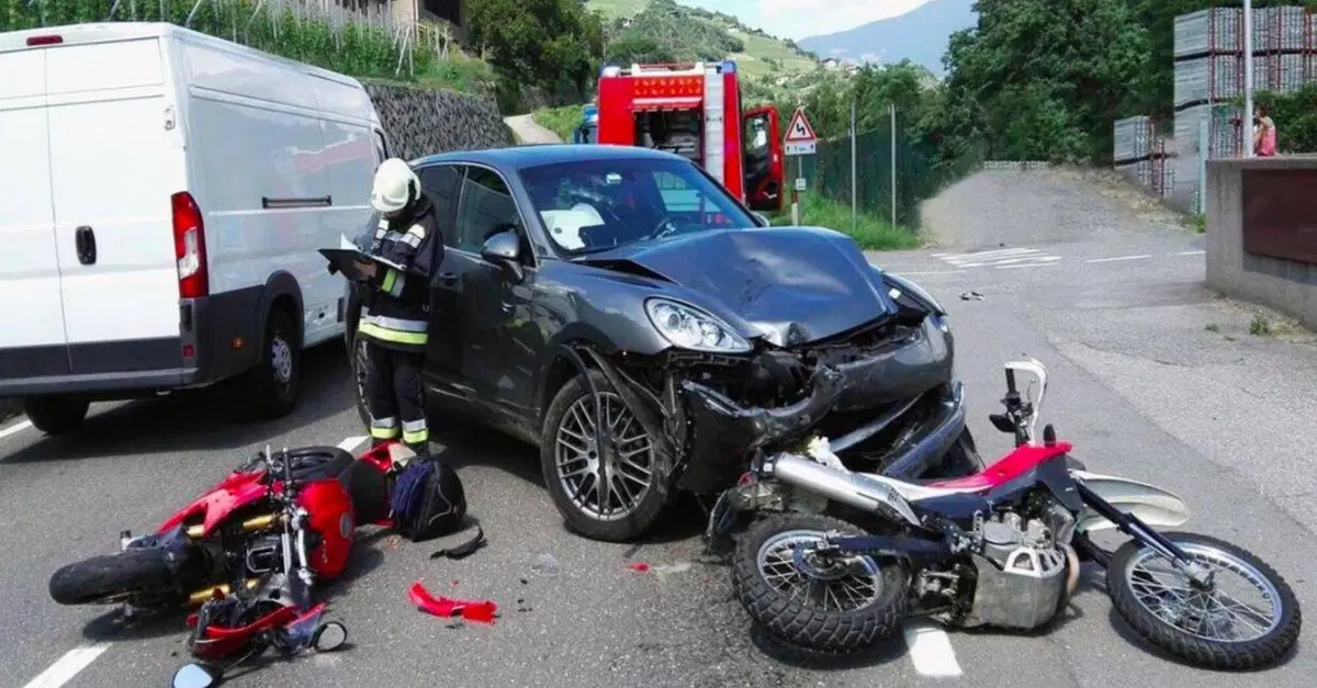 Incidenti sulle strade italiane: meno vittime in totale, ma pi&ugrave; morti con la moto