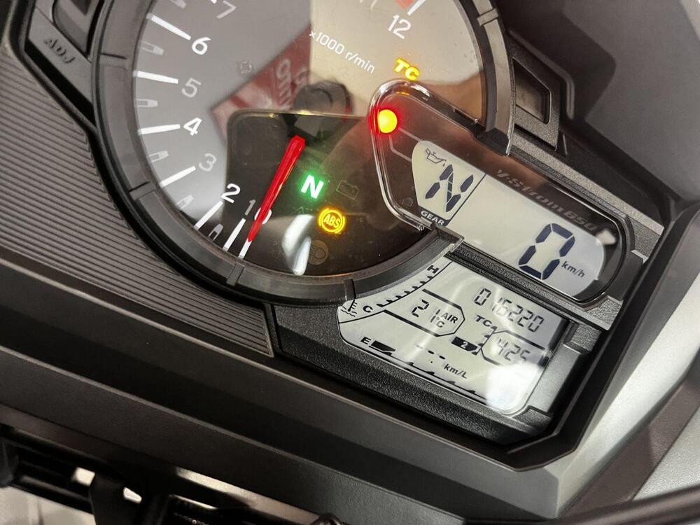 Suzuki V-Strom 650 (2021 - 25) (3)