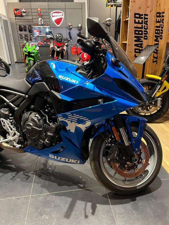 Suzuki GSX-8R (2024 - 25) (3)