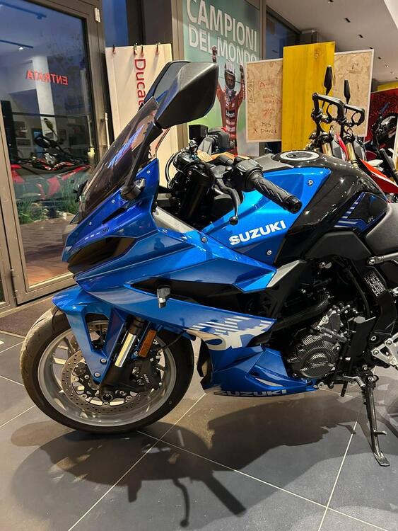 Suzuki GSX-8R (2024 - 25)