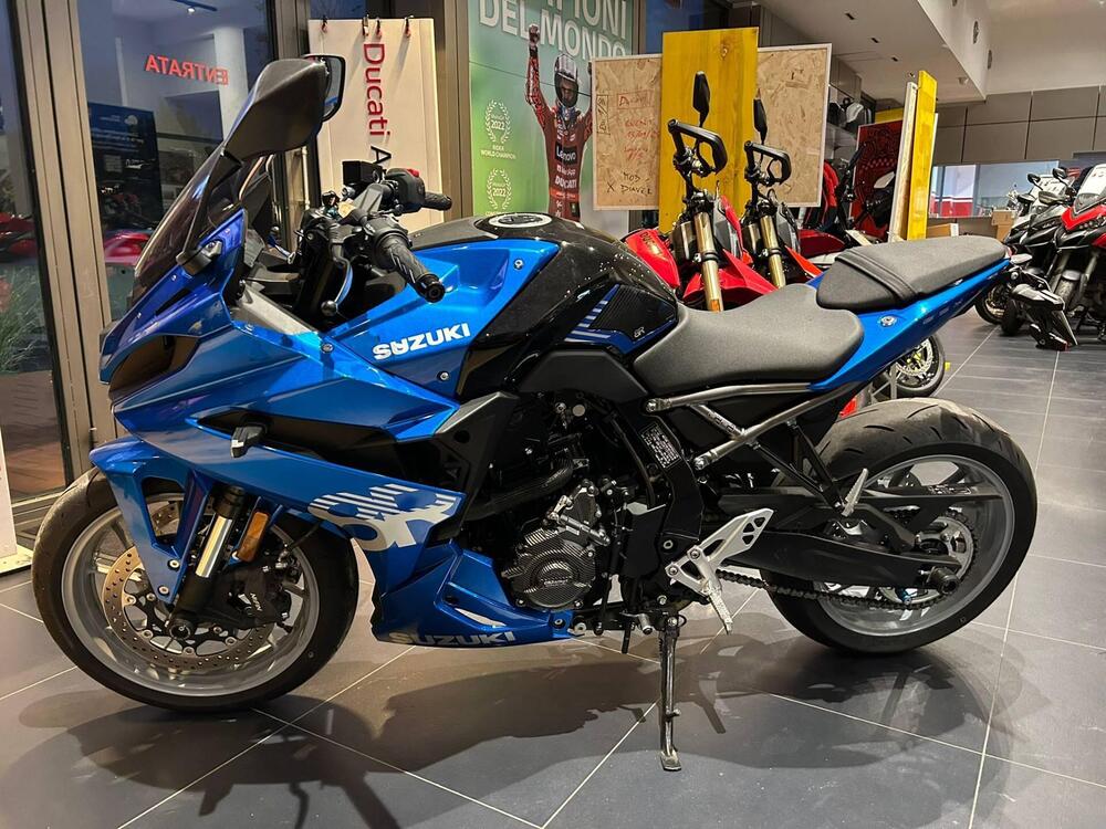 Suzuki GSX-8R (2024 - 25) (4)