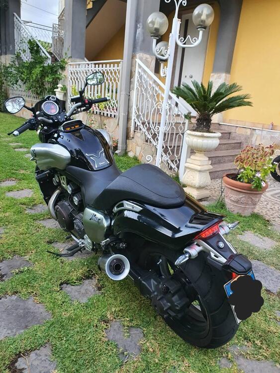 Yamaha VMAX (2008 - 17) (2)