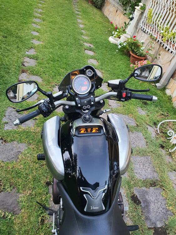 Yamaha VMAX (2008 - 17) (3)