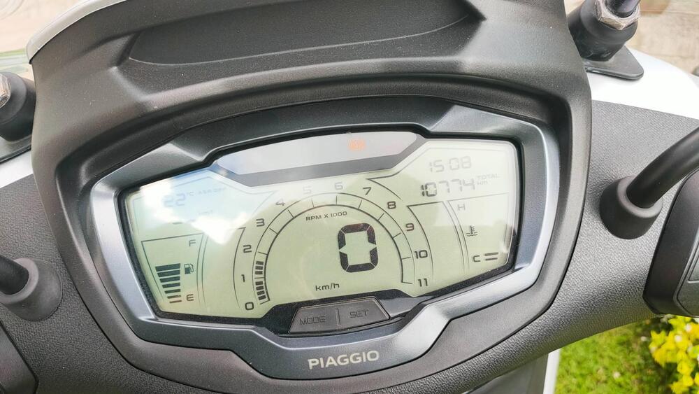 Piaggio Beverly 300 S ABS-ASR (2021 - 25) (4)