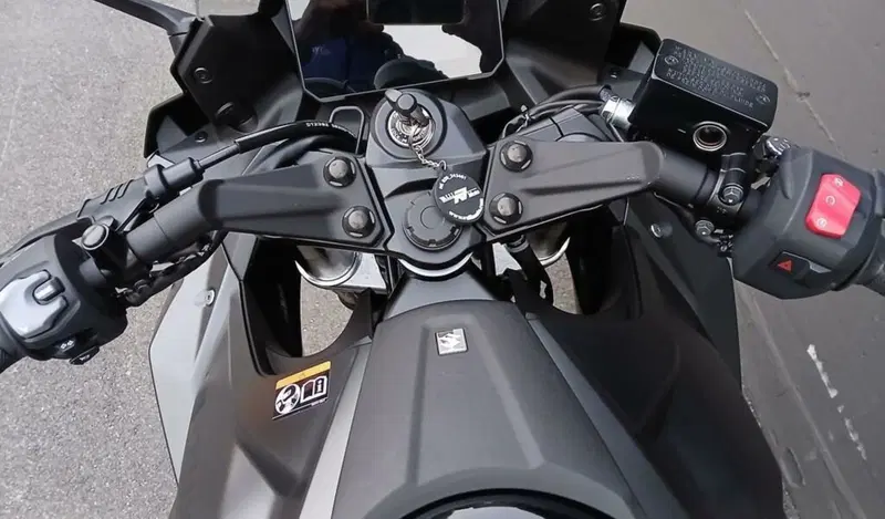 Suzuki GSX-8S Team Suzuki Edition (2024) (4)
