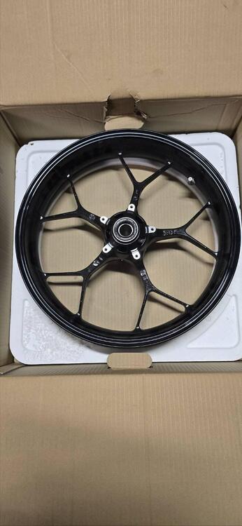 Cerchi piu dischi ant e post piu corona del cbr100 Honda (2)