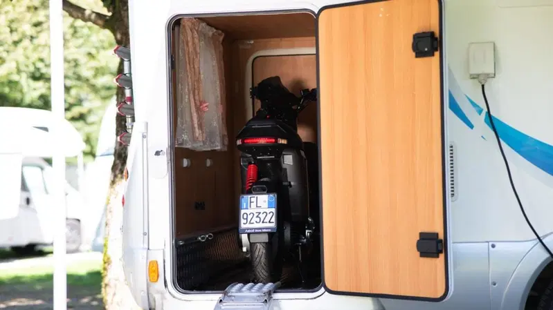 L'Askoll XKP80 nel gavone del camper