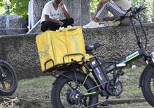 E-bike dei rider nel mirino dell'ACI: Sono tutte fuorilegge e andrebbero confiscate