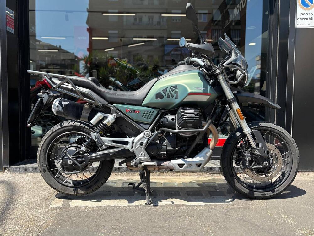 Moto Guzzi V85 TT (2021 - 23)