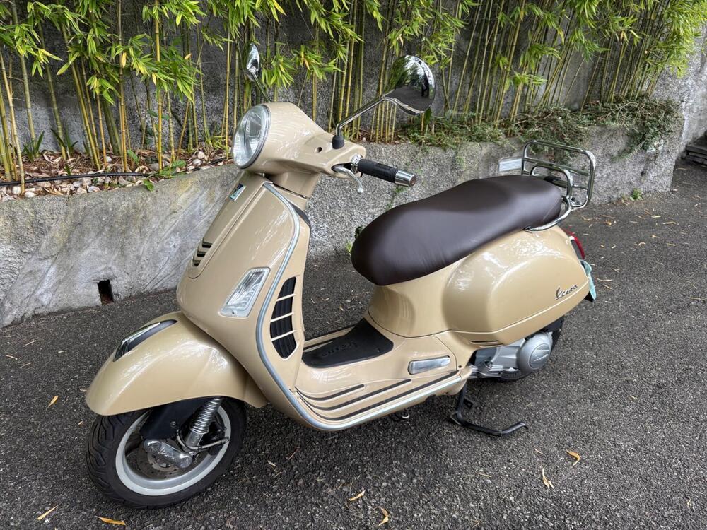 Vespa GTS 300 (2017 - 18)