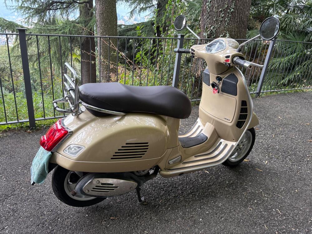 Vespa GTS 300 (2017 - 18) (3)