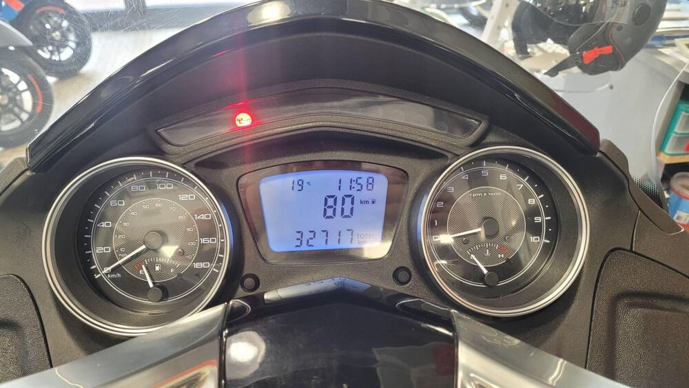 Piaggio X10 350 ie Executive (2011 - 17) (5)