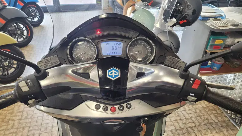 Piaggio X10 350 ie Executive (2011 - 17) (6)