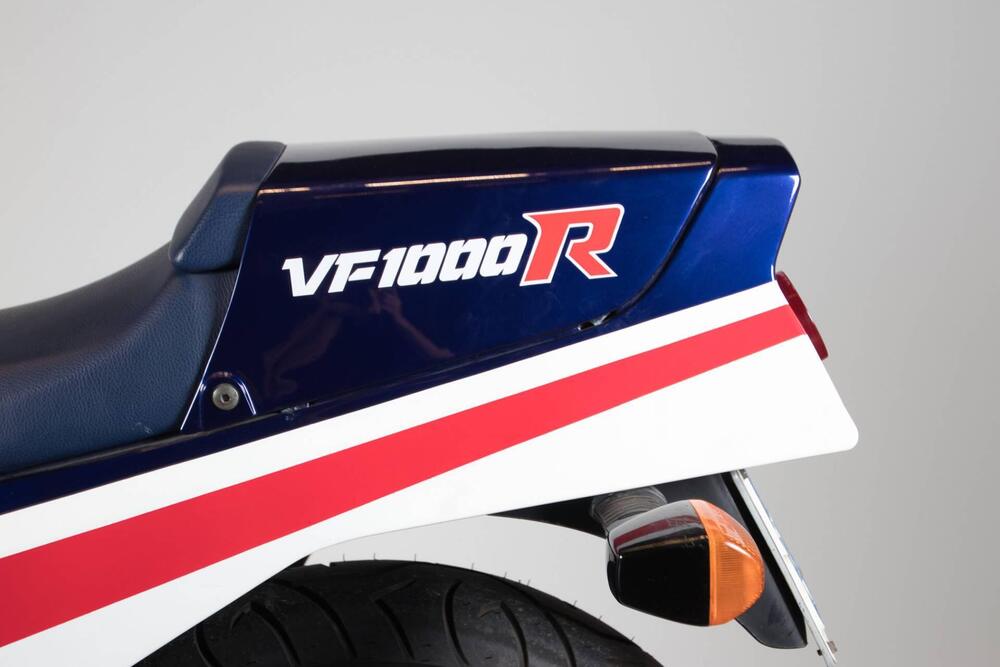 Honda VF 1000 F (1985 - 87) (4)