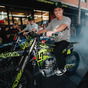 Lando Norris, dalla F1 alle moto: burnout ad Austin con la sua moto da cross personalizzata [GALLERY]