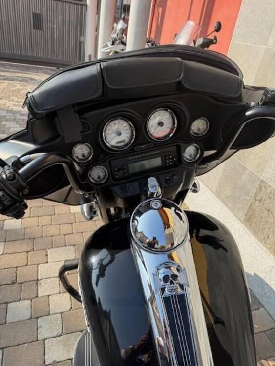 Harley-Davidson 1690 Street Glide (2011 - 13) - FLHX (5)