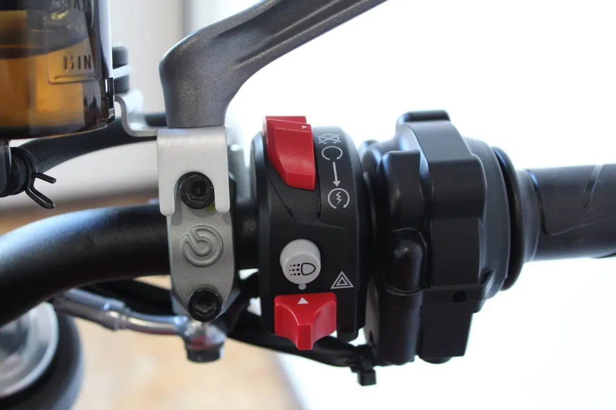 Ducati Monster 937 + (2021 - 25) (6)