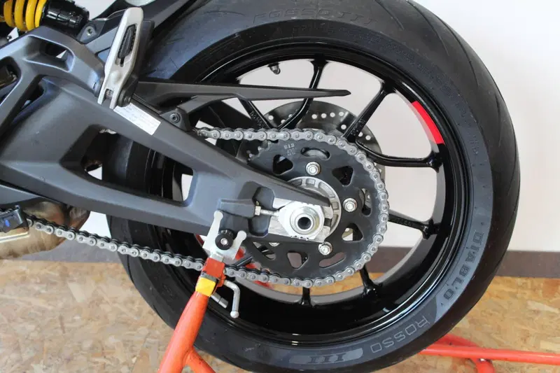 Ducati Monster 937 + (2021 - 25) (14)