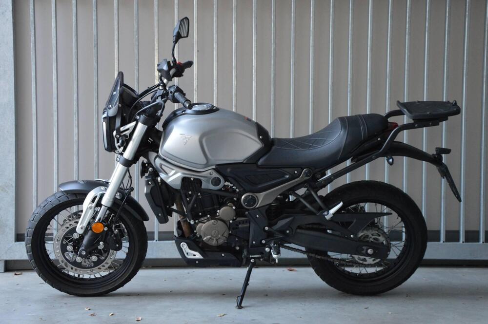 Voge Trofeo 300ACX Scrambler (2021 - 25) (5)