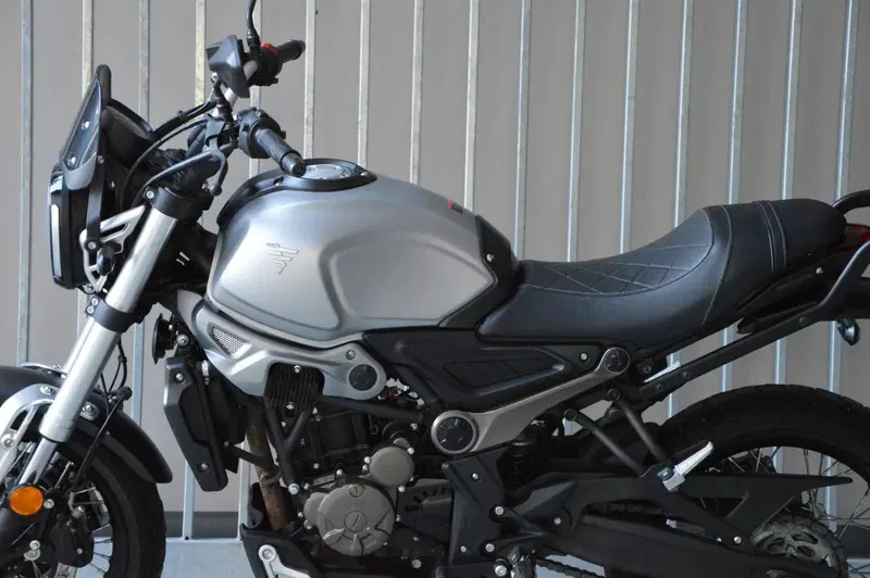 Voge Trofeo 300ACX Scrambler (2021 - 26) (6)