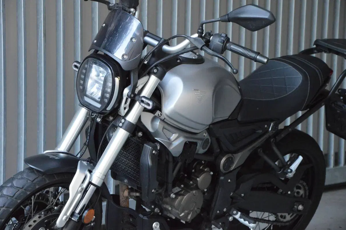 Voge Trofeo 300ACX Scrambler (2021 - 26) (8)